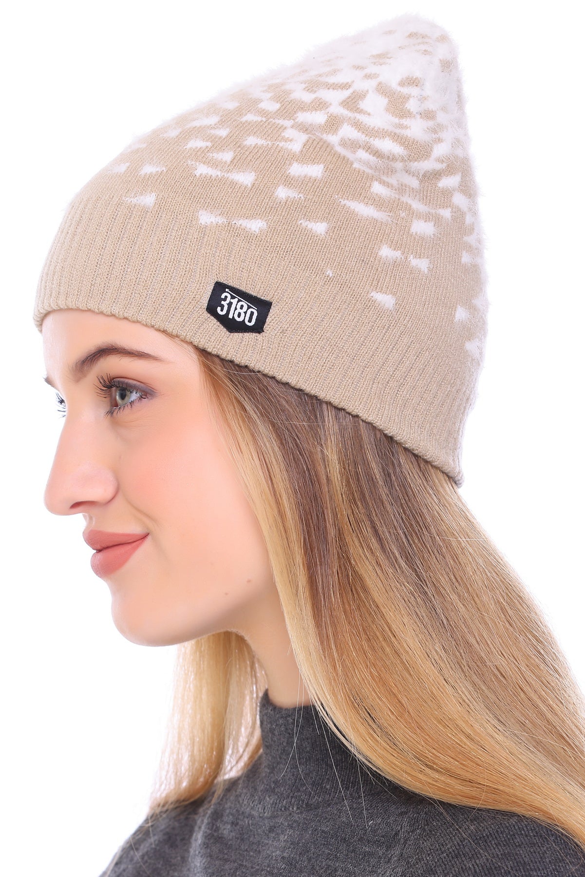 Cloud-Kissed Elegance: Beige Bliss Ladies Winter Cap with White Yarn for Ultimate Comfort