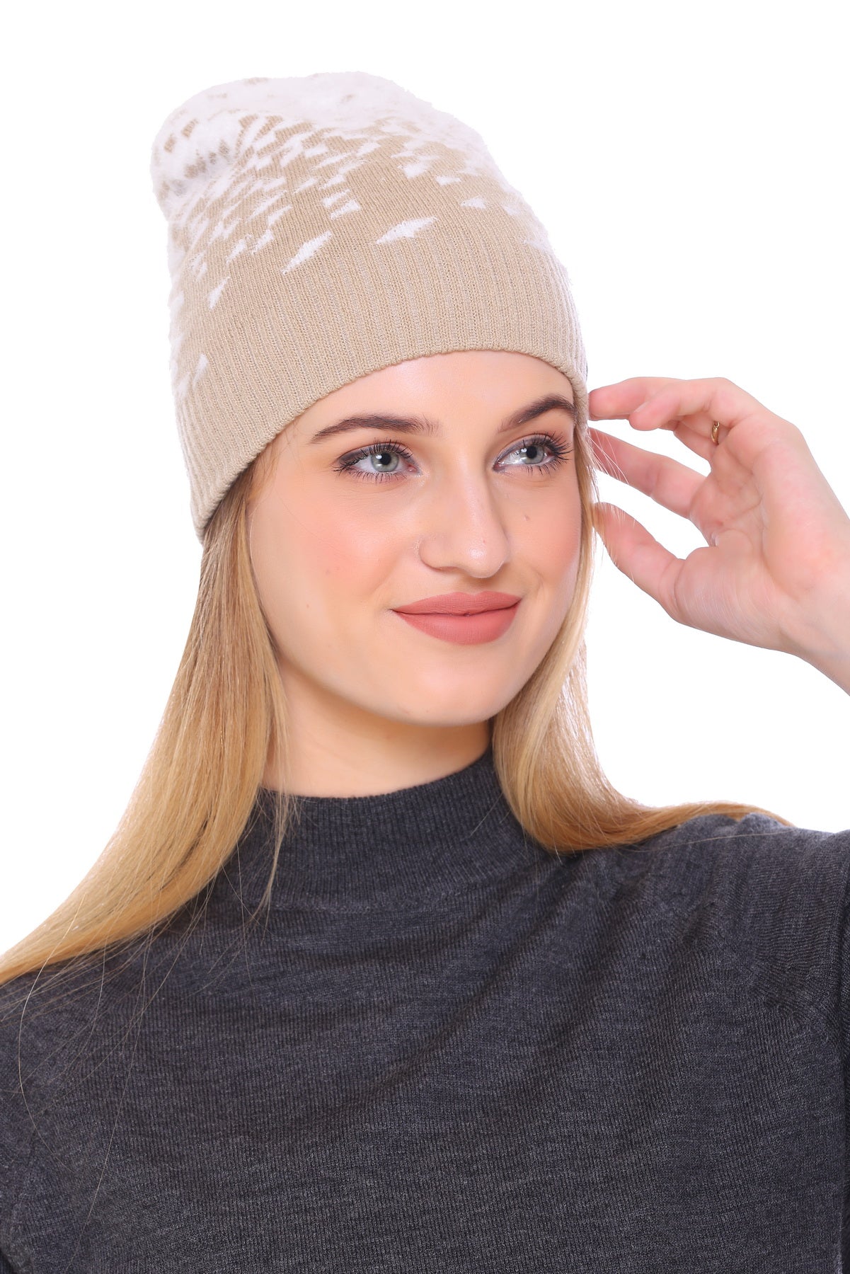 Cloud-Kissed Elegance: Beige Bliss Ladies Winter Cap with White Yarn for Ultimate Comfort